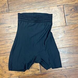 Assets By Spanx shaping micro girl shorts Shapewear